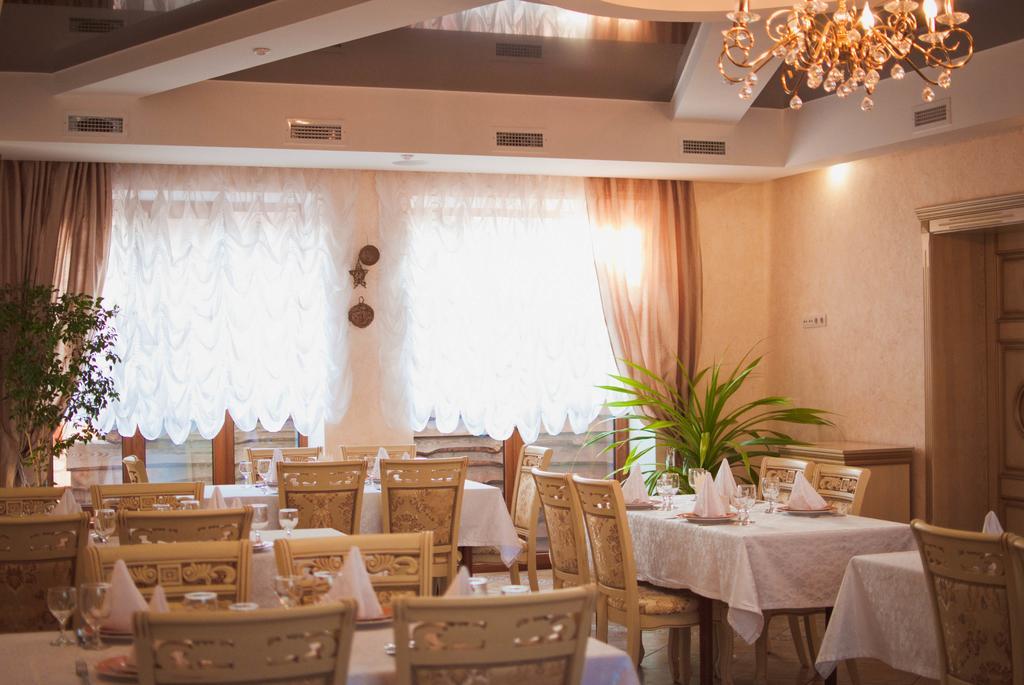 Veles Hotel Dnipro Exterior photo