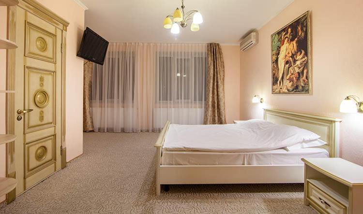 Veles Hotel Dnipro Exterior photo