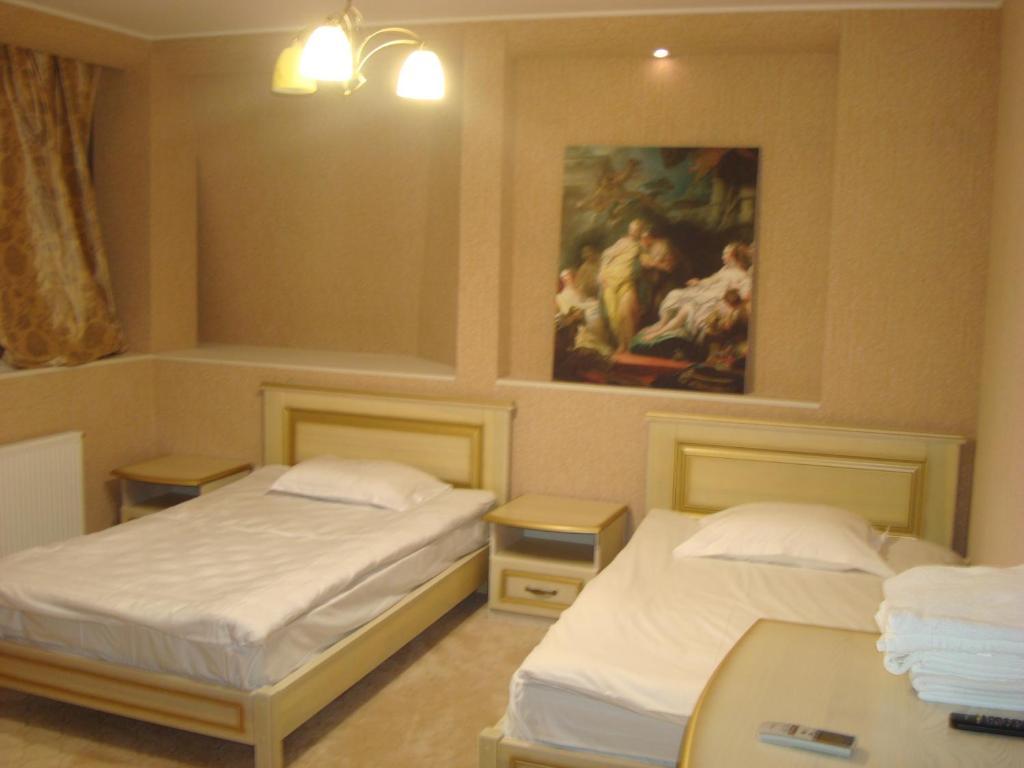 Veles Hotel Dnipro Room photo