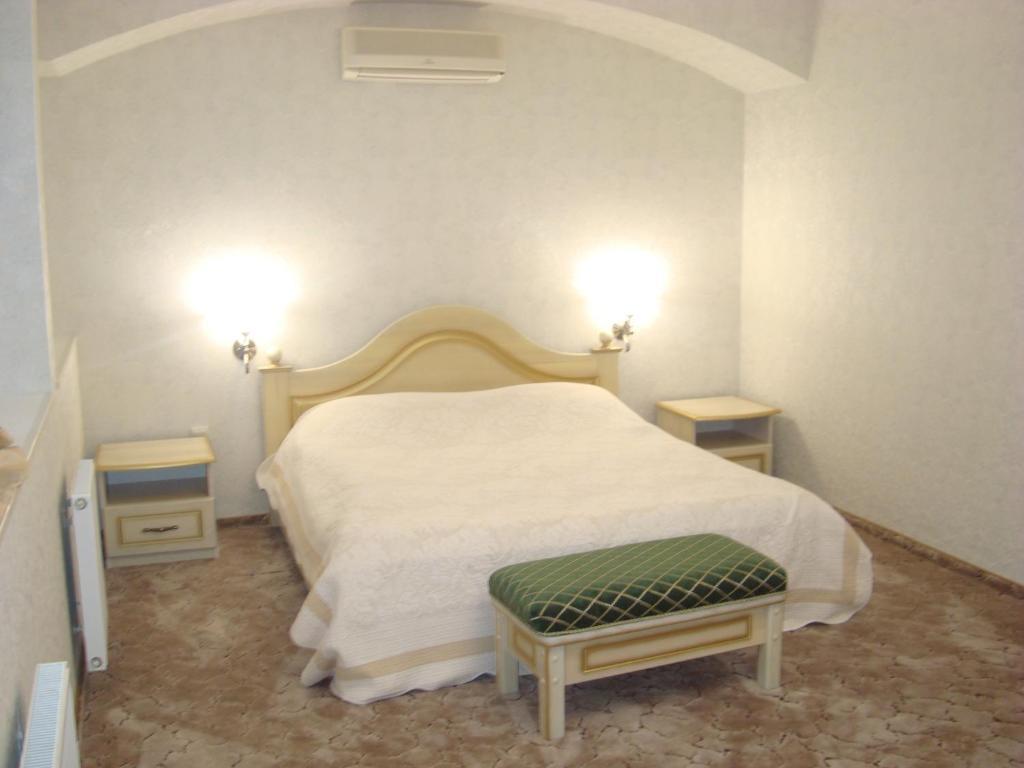 Veles Hotel Dnipro Exterior photo