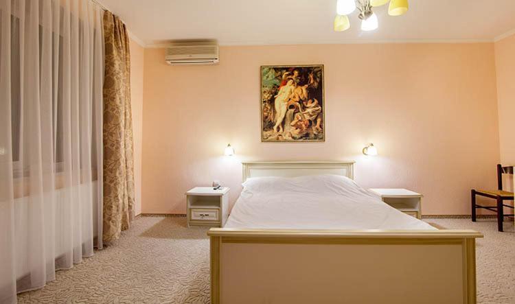 Veles Hotel Dnipro Room photo